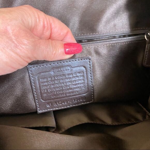 Coach tan canvas & patent leather cross body bag - Picture 8 of 12